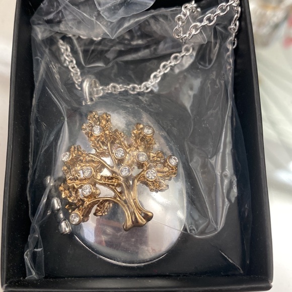 Avon Vintage Locket Necklace - Picture 6 of 6